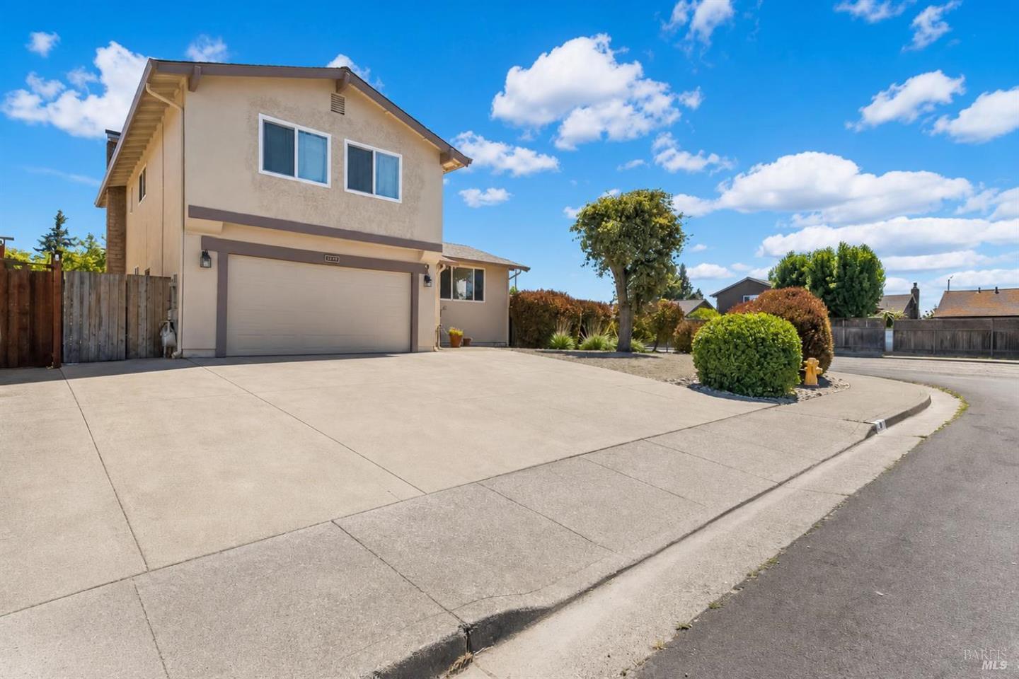 725 Park Lane photo 3
