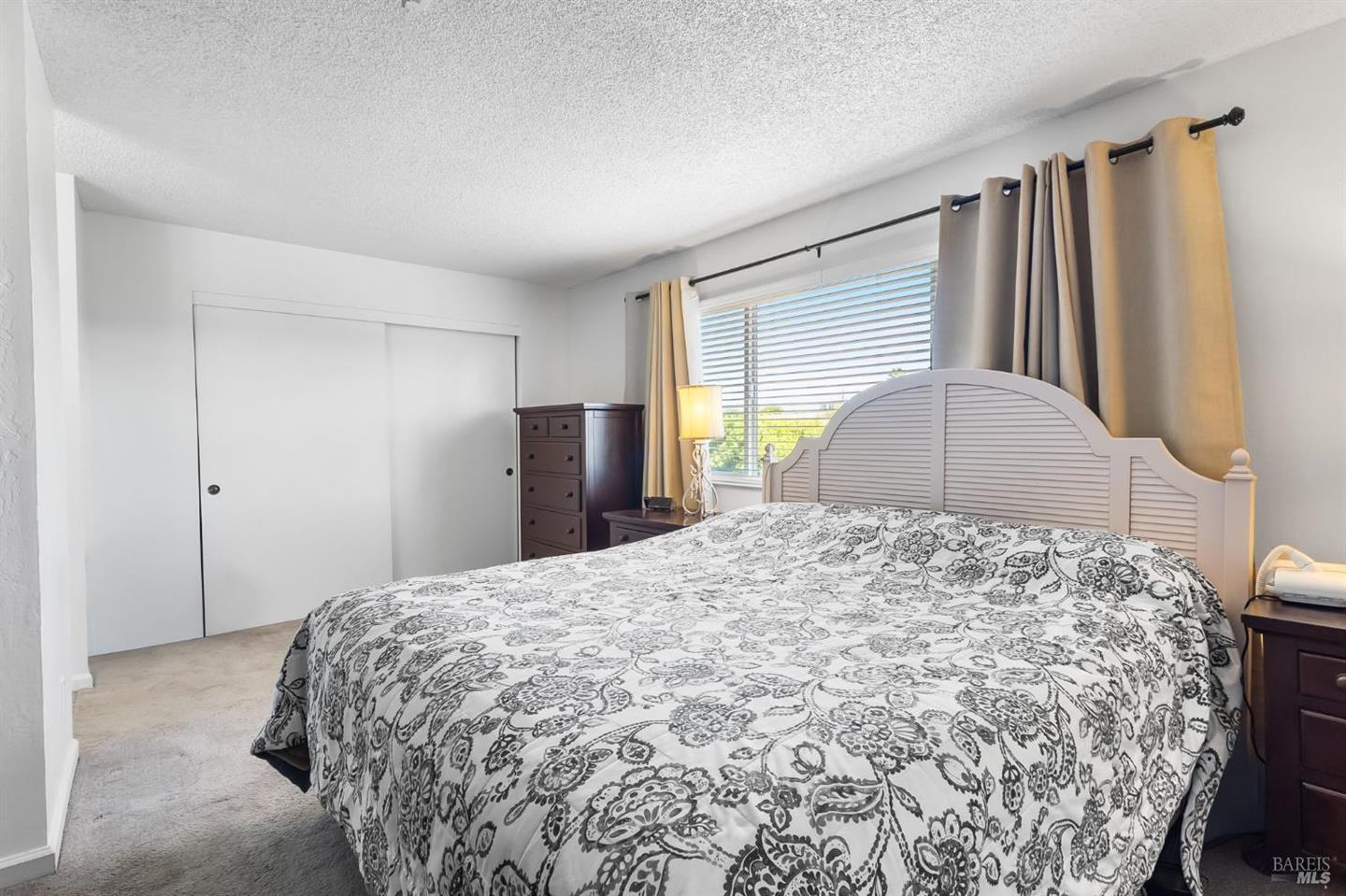 725 Park Lane photo 23