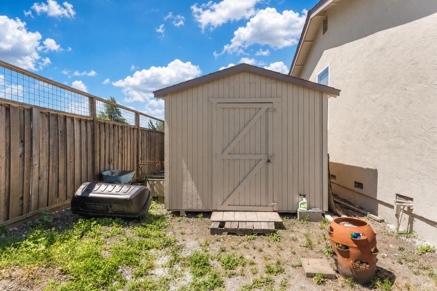 725 Park Lane photo 30