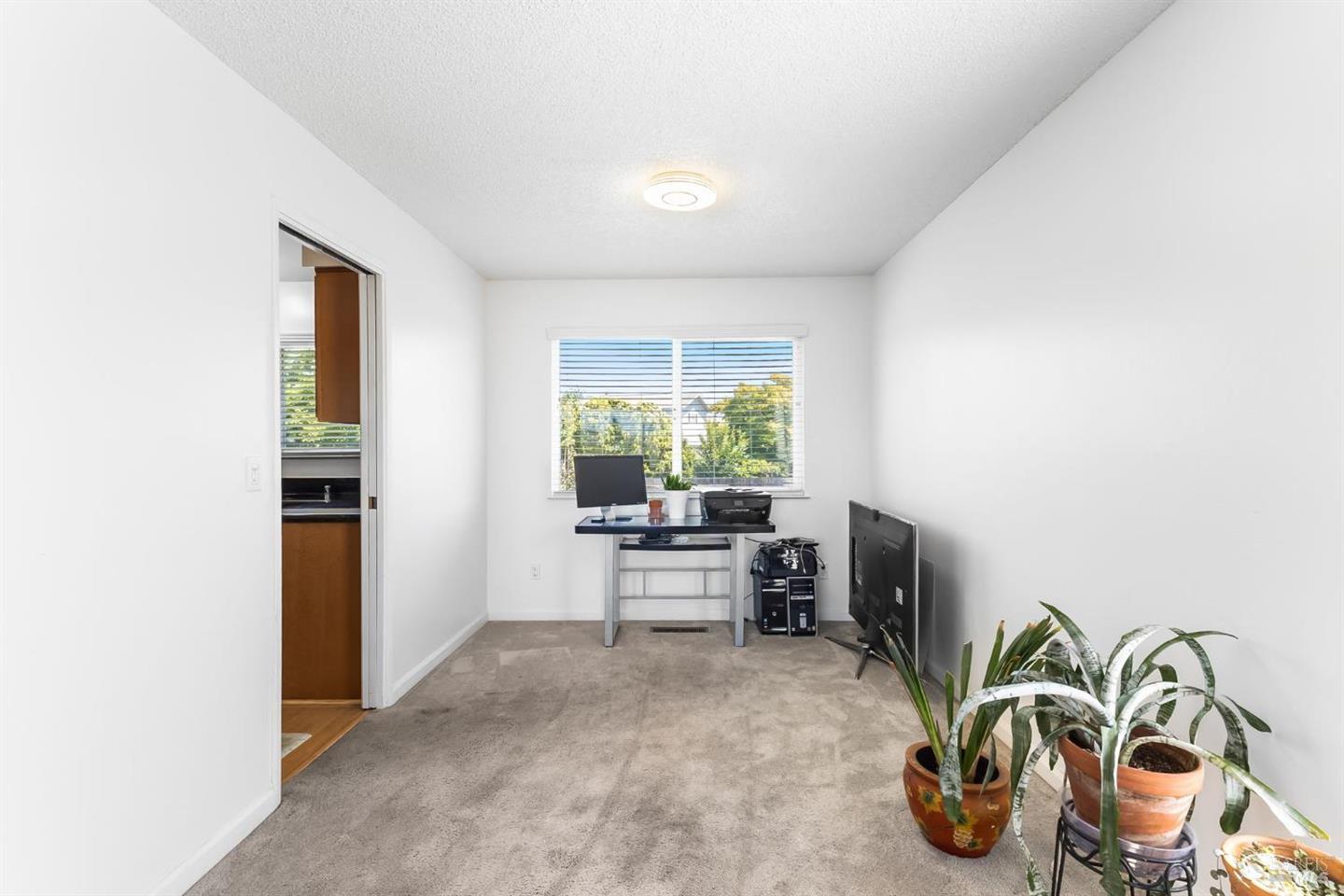 725 Park Lane photo 10