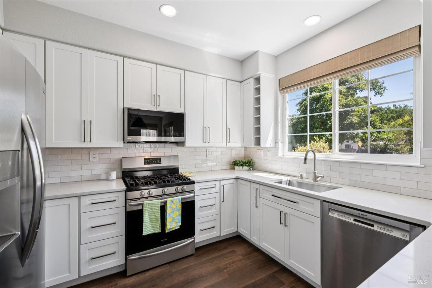 2032 Easton Drive photo 8