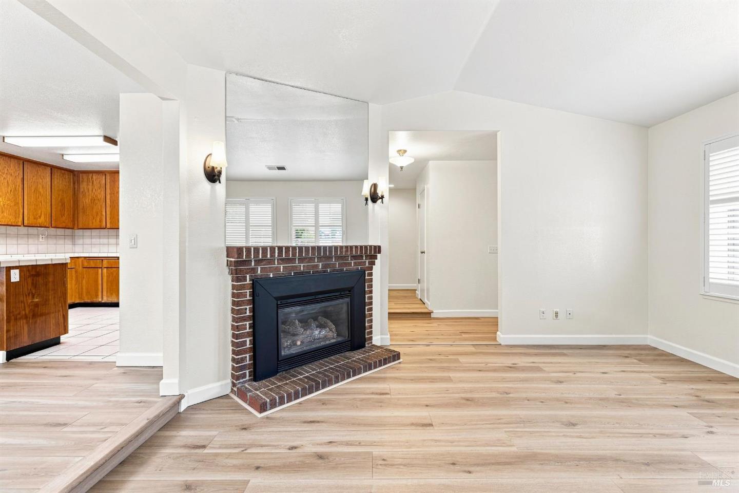 1101 Daniel Drive photo 5
