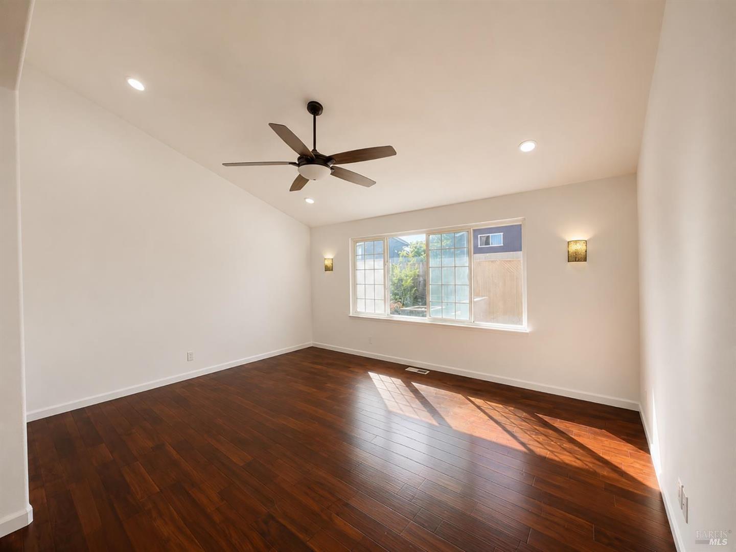 1641 E Madison Street photo 16