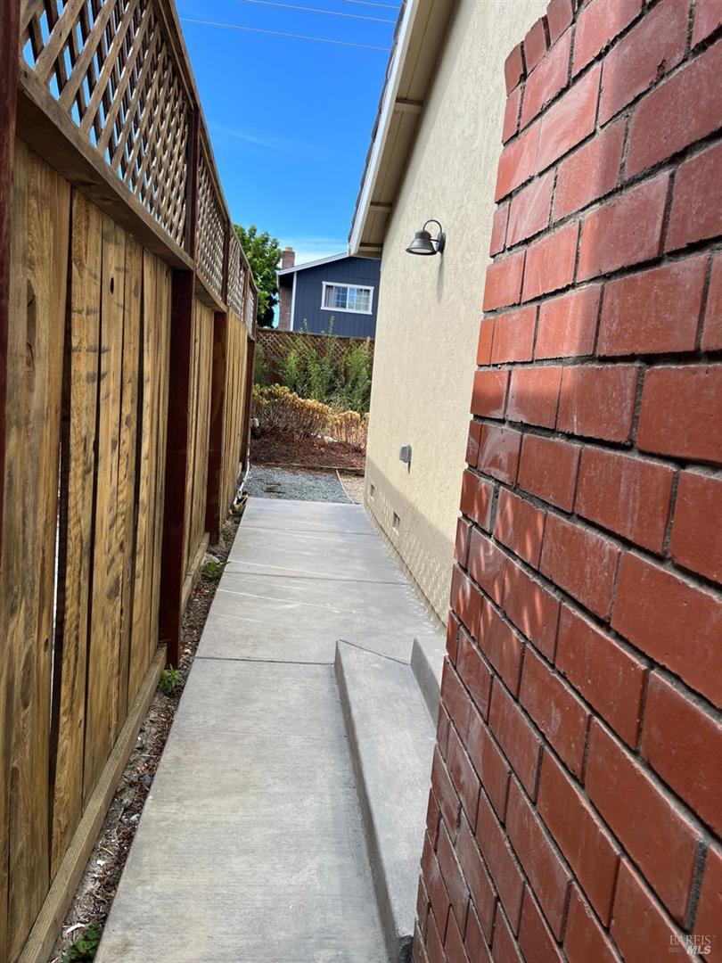 1641 E Madison Street photo 33