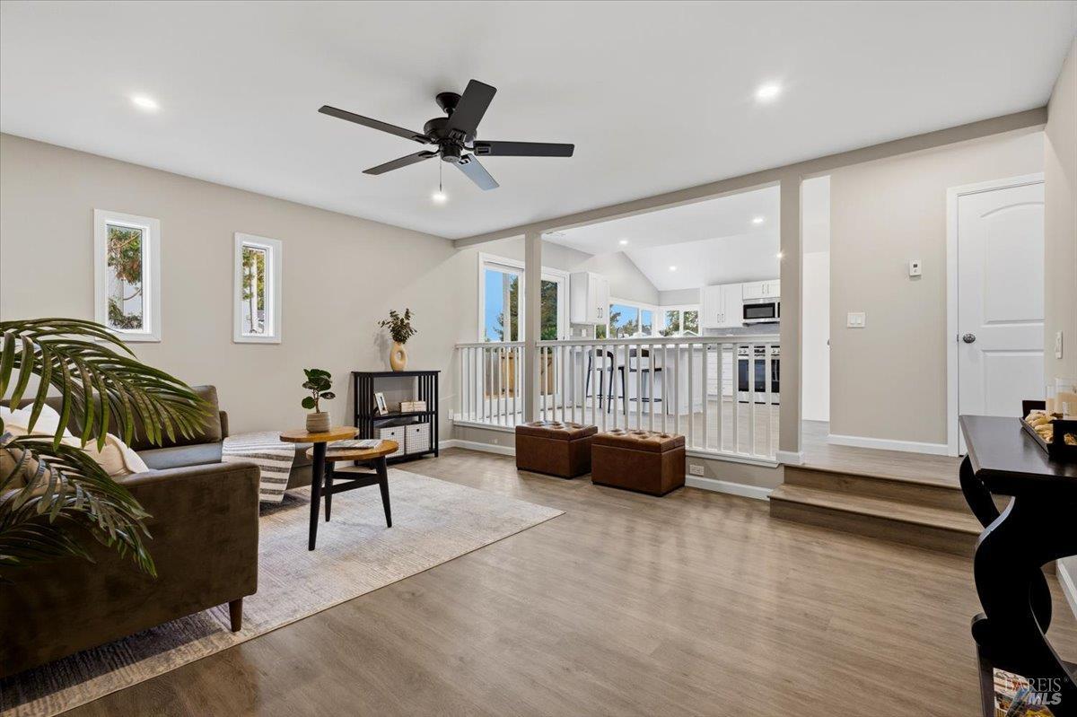 492 Albert Way photo 11