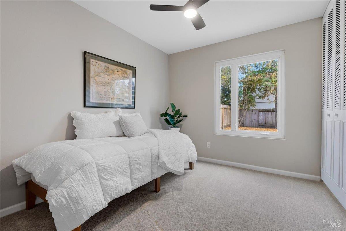 492 Albert Way photo 23