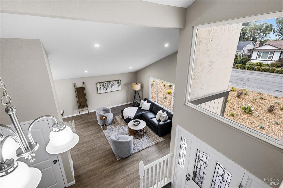 492 Albert Way photo 27