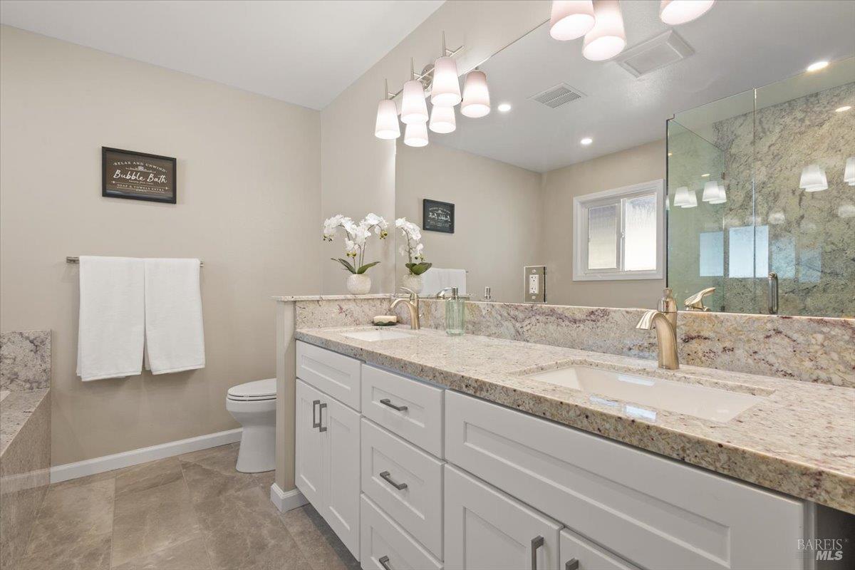 492 Albert Way photo 31