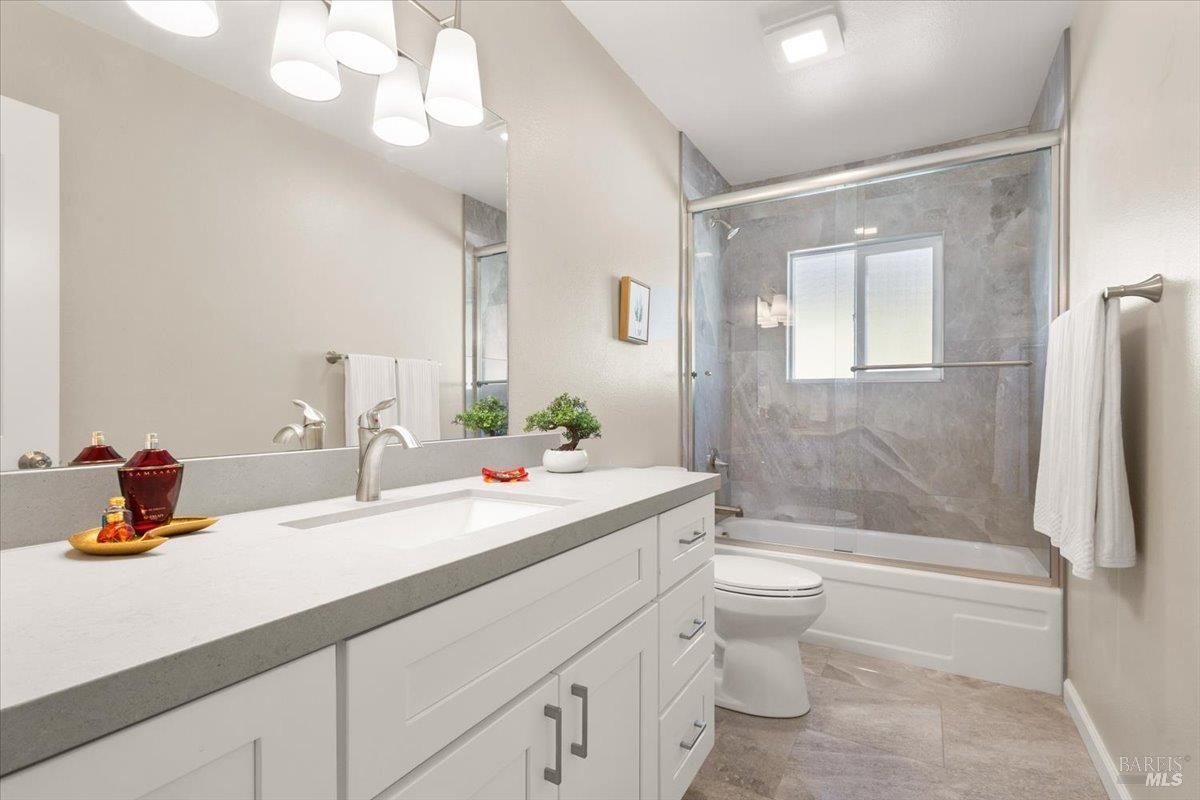 492 Albert Way photo 35