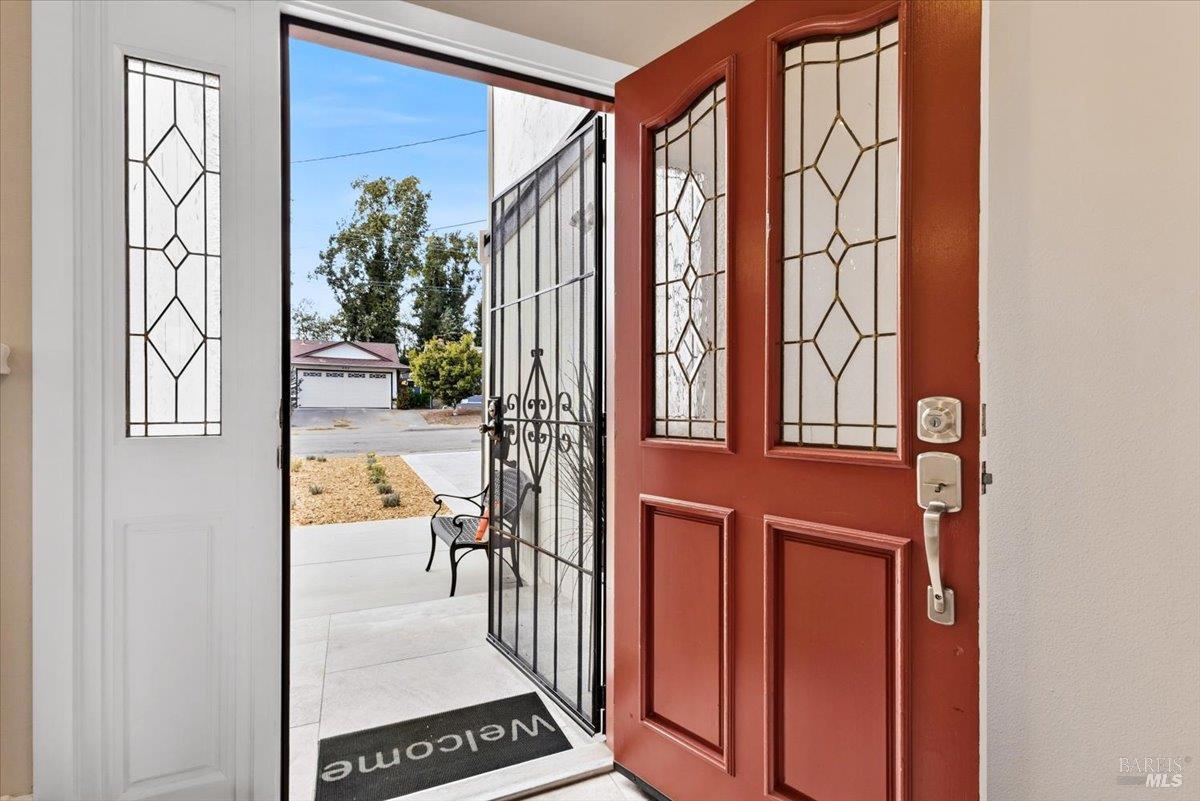 492 Albert Way photo 5