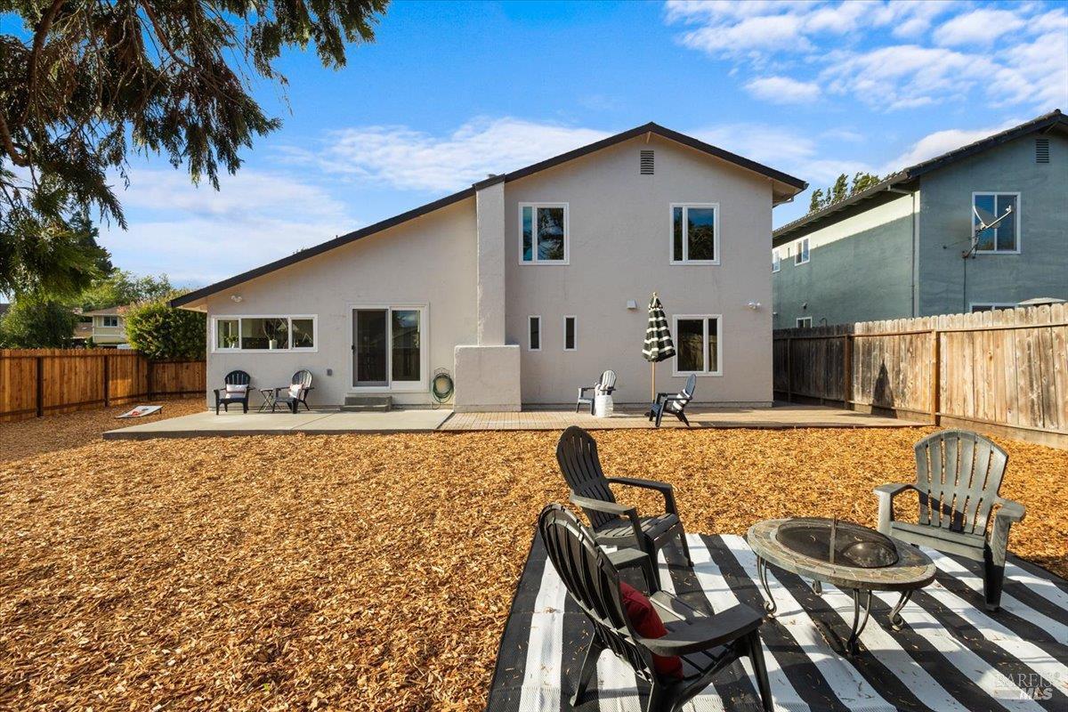 492 Albert Way photo 41