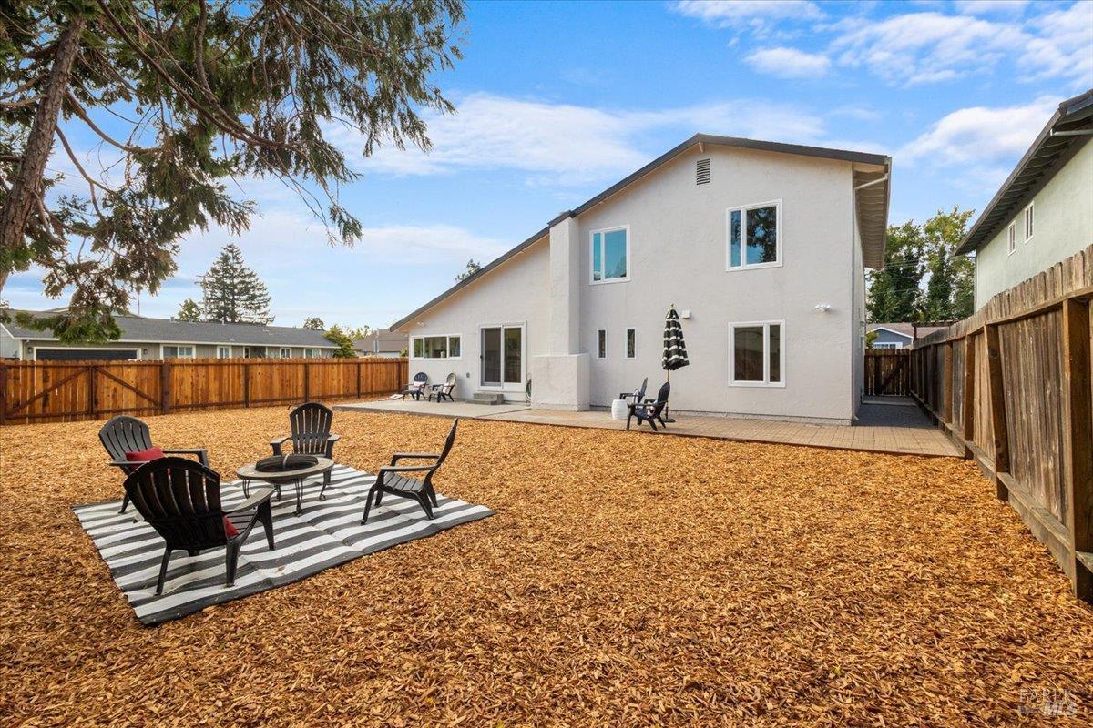 492 Albert Way photo 42
