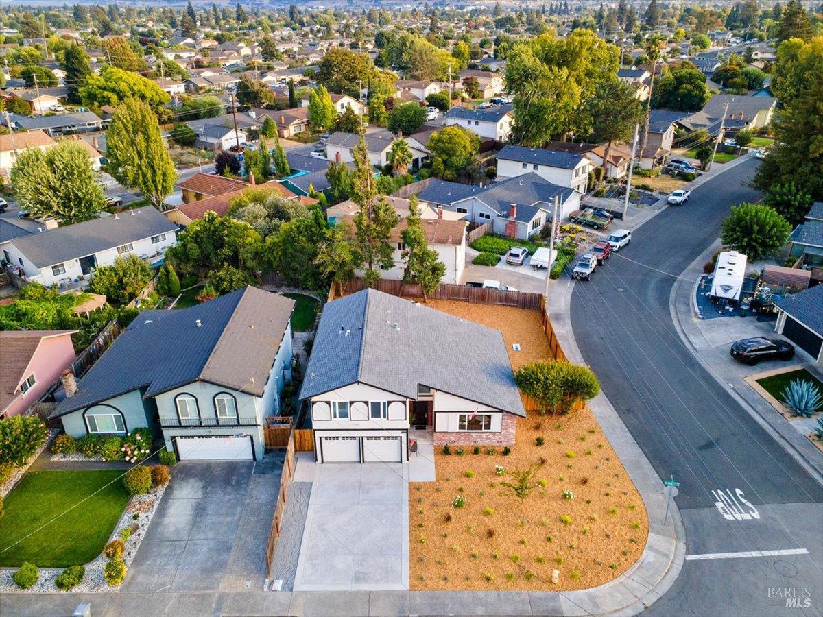 492 Albert Way photo 45