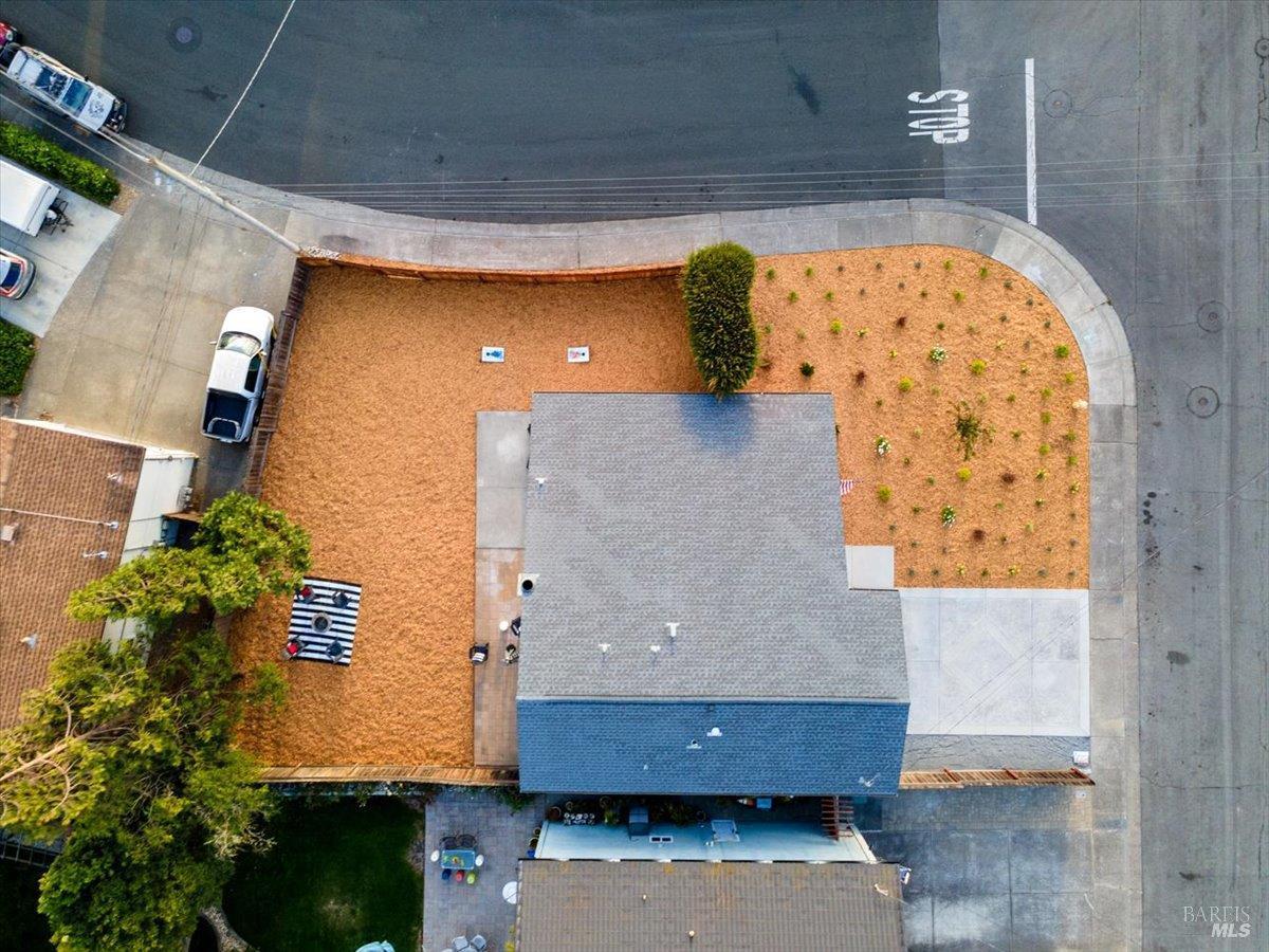492 Albert Way photo 48