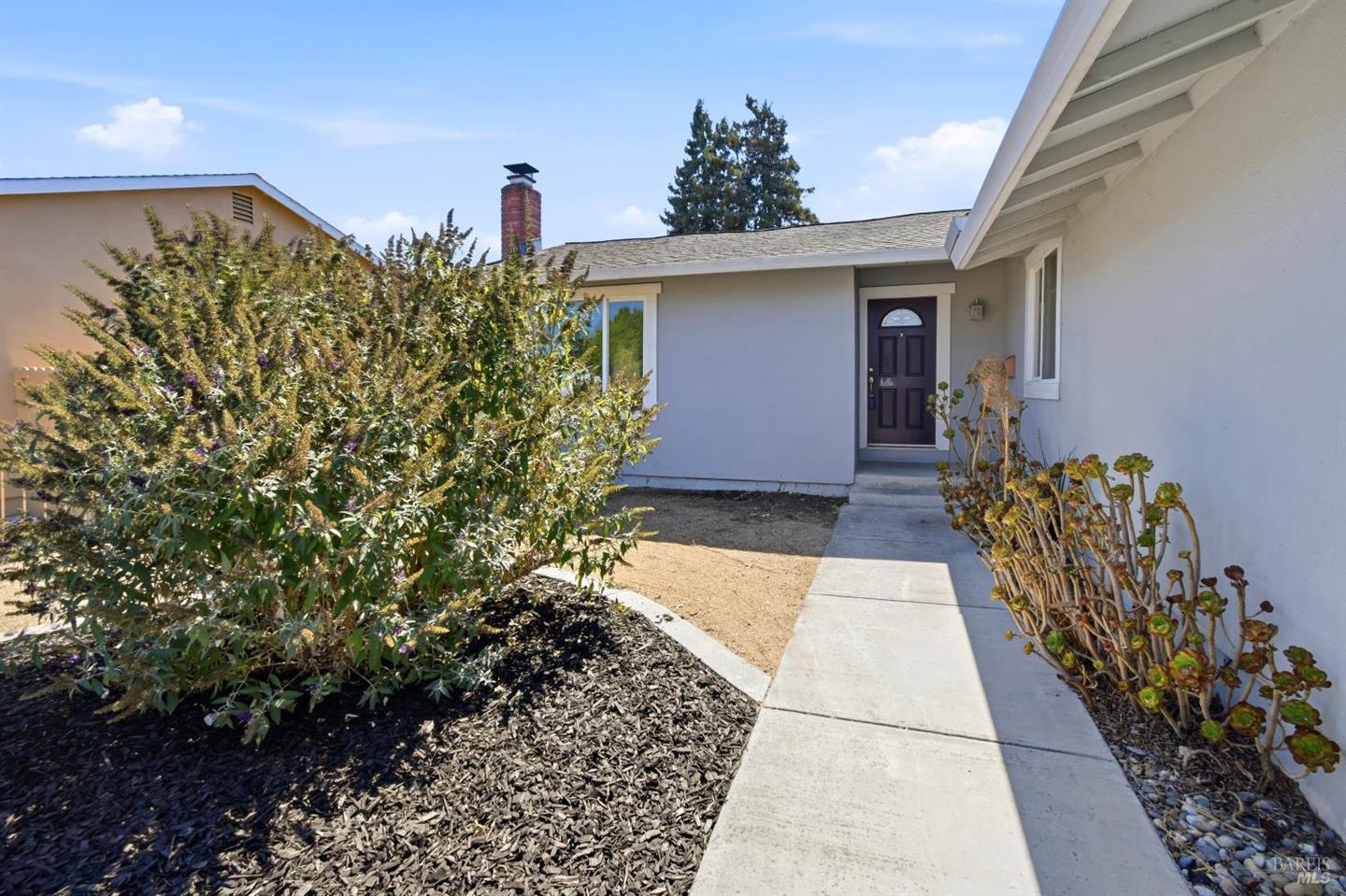 880 Crinella Drive, Petaluma, CA 94952/94954