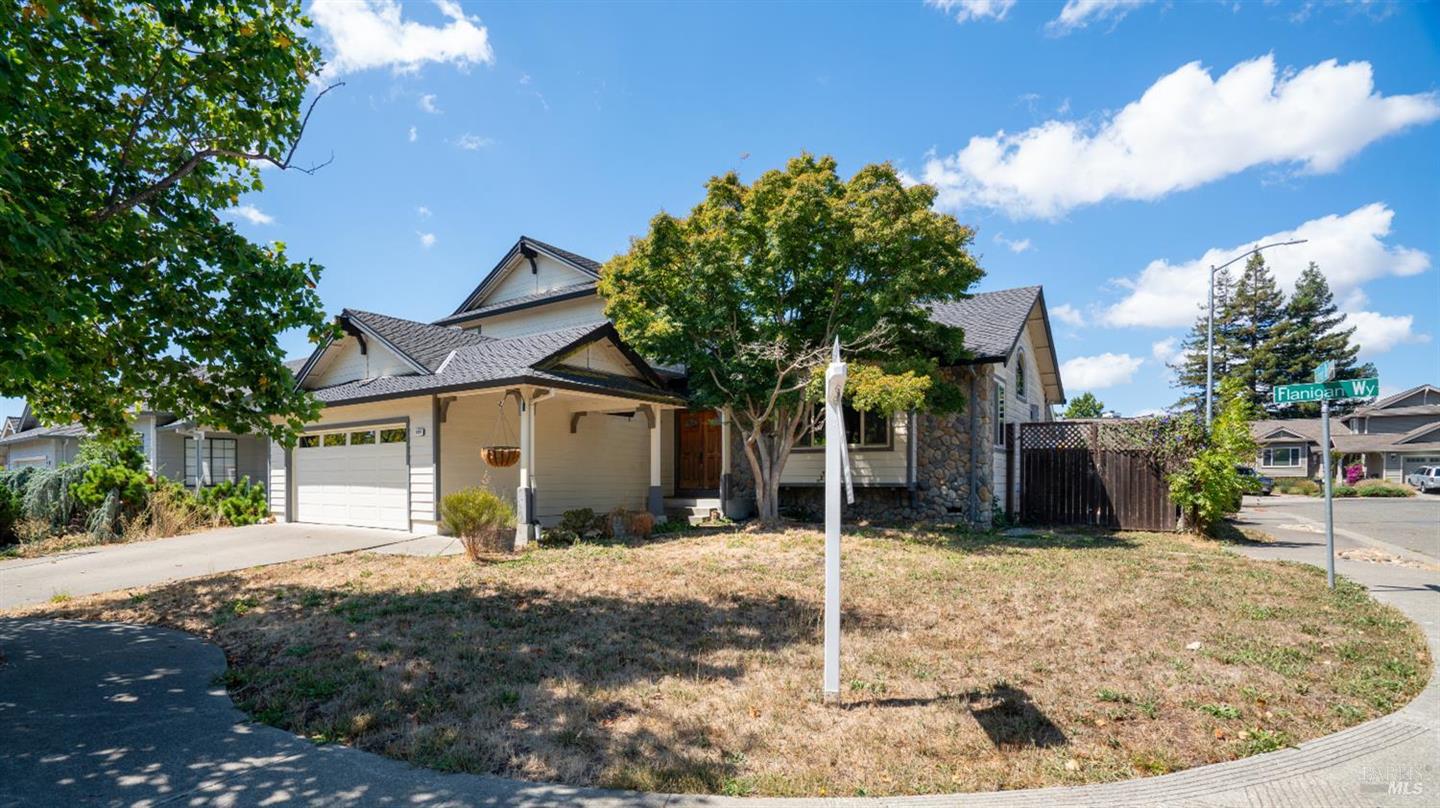1639 Flanigan Way photo 2