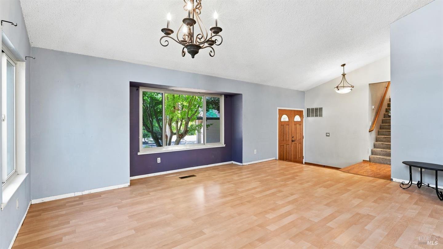 1639 Flanigan Way photo 11