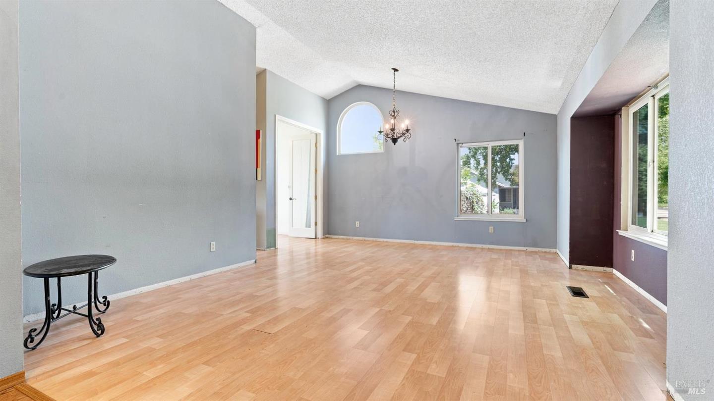 1639 Flanigan Way photo 9