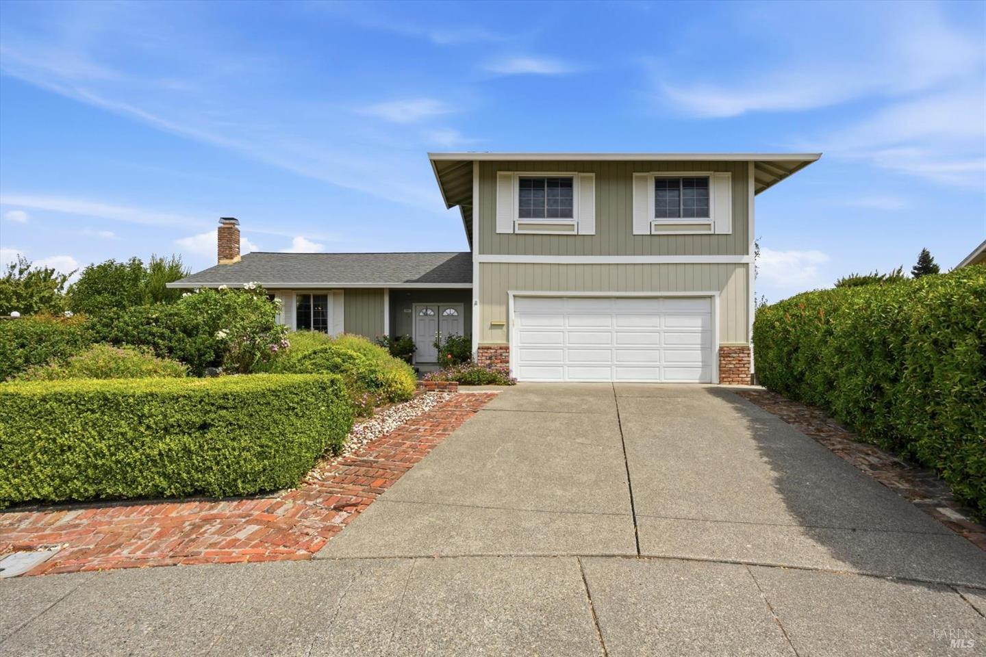 1657 Albin Way photo 2