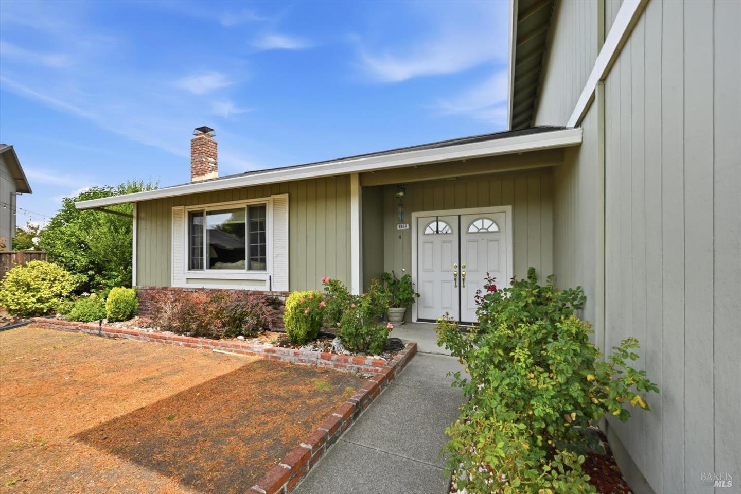1657 Albin Way photo 4