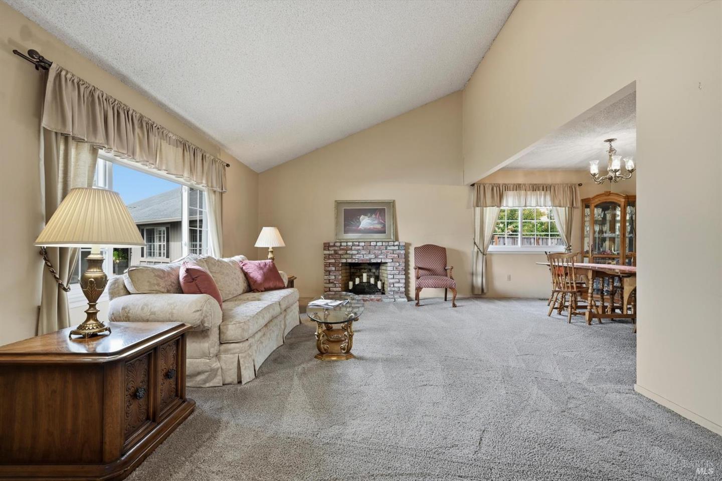 1657 Albin Way photo 5