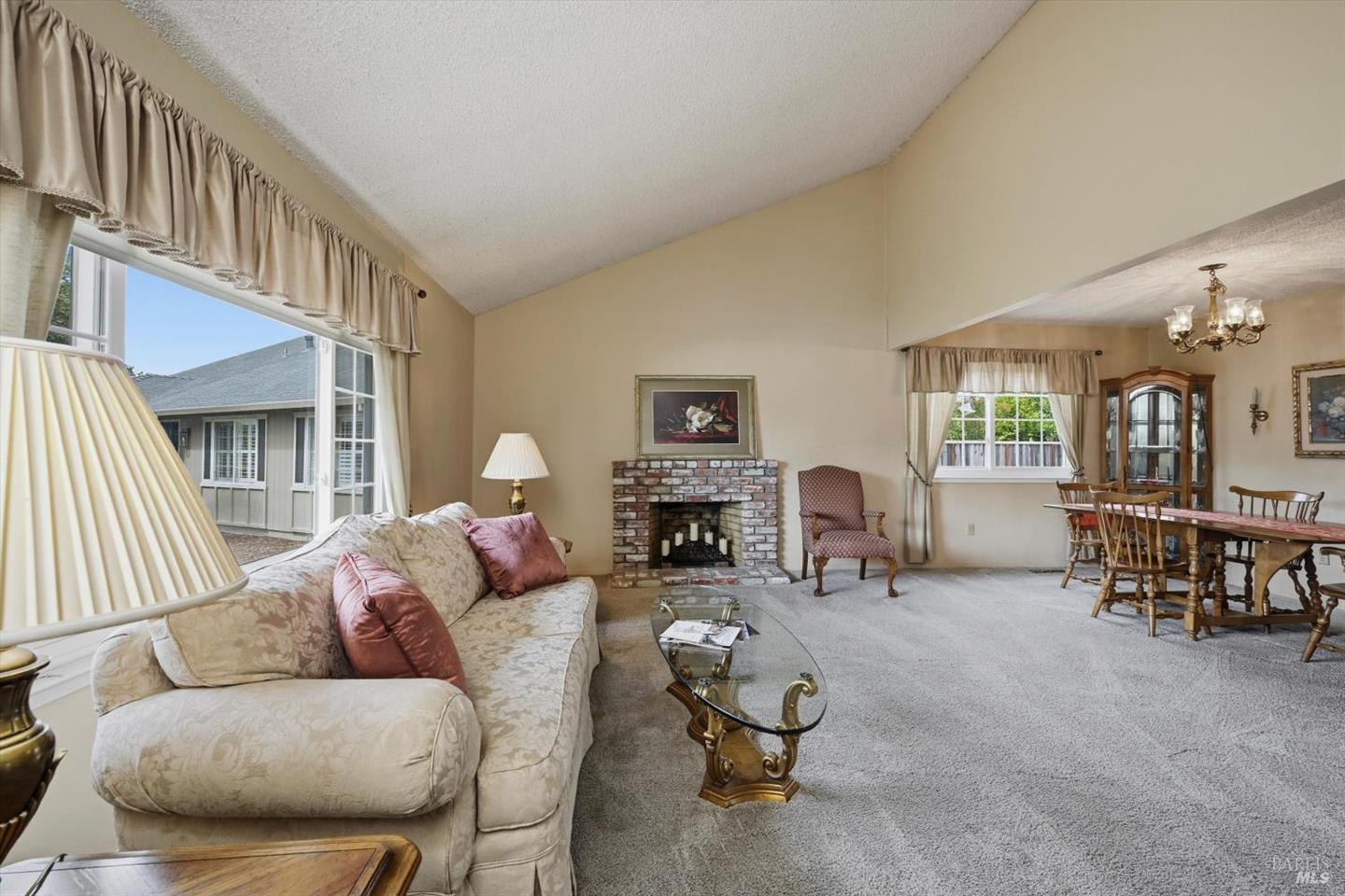 1657 Albin Way photo 6