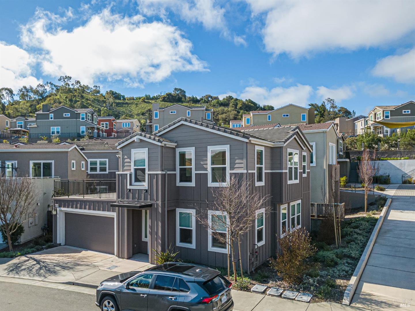 585 Sapphire Street photo 2