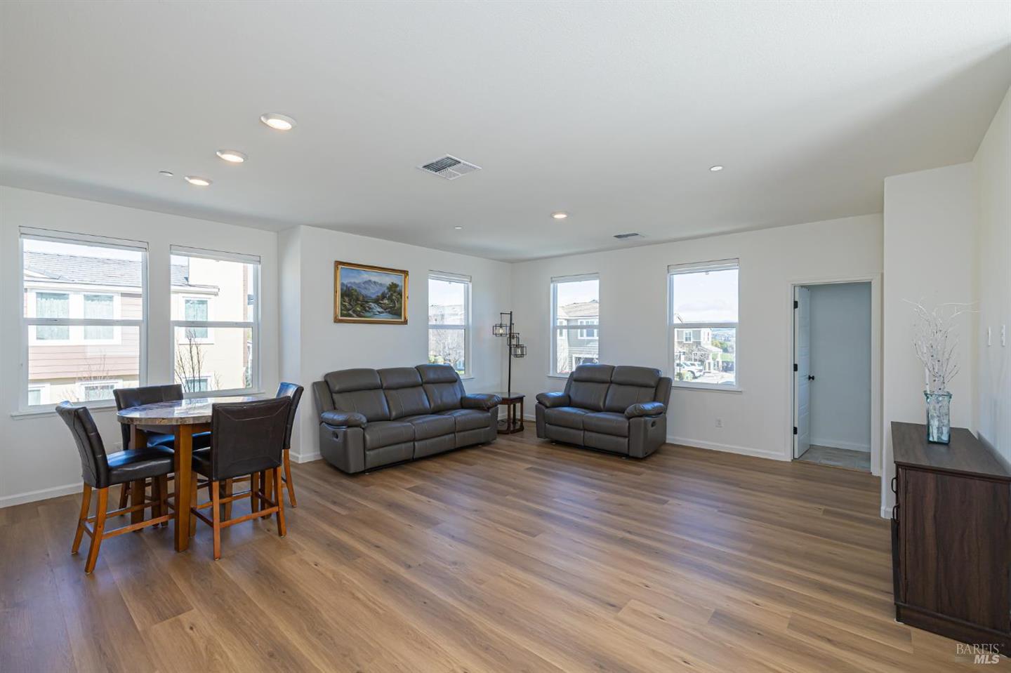 585 Sapphire Street photo 19