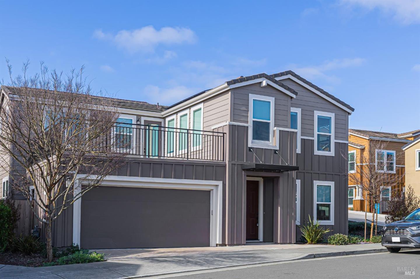 585 Sapphire Street photo 3