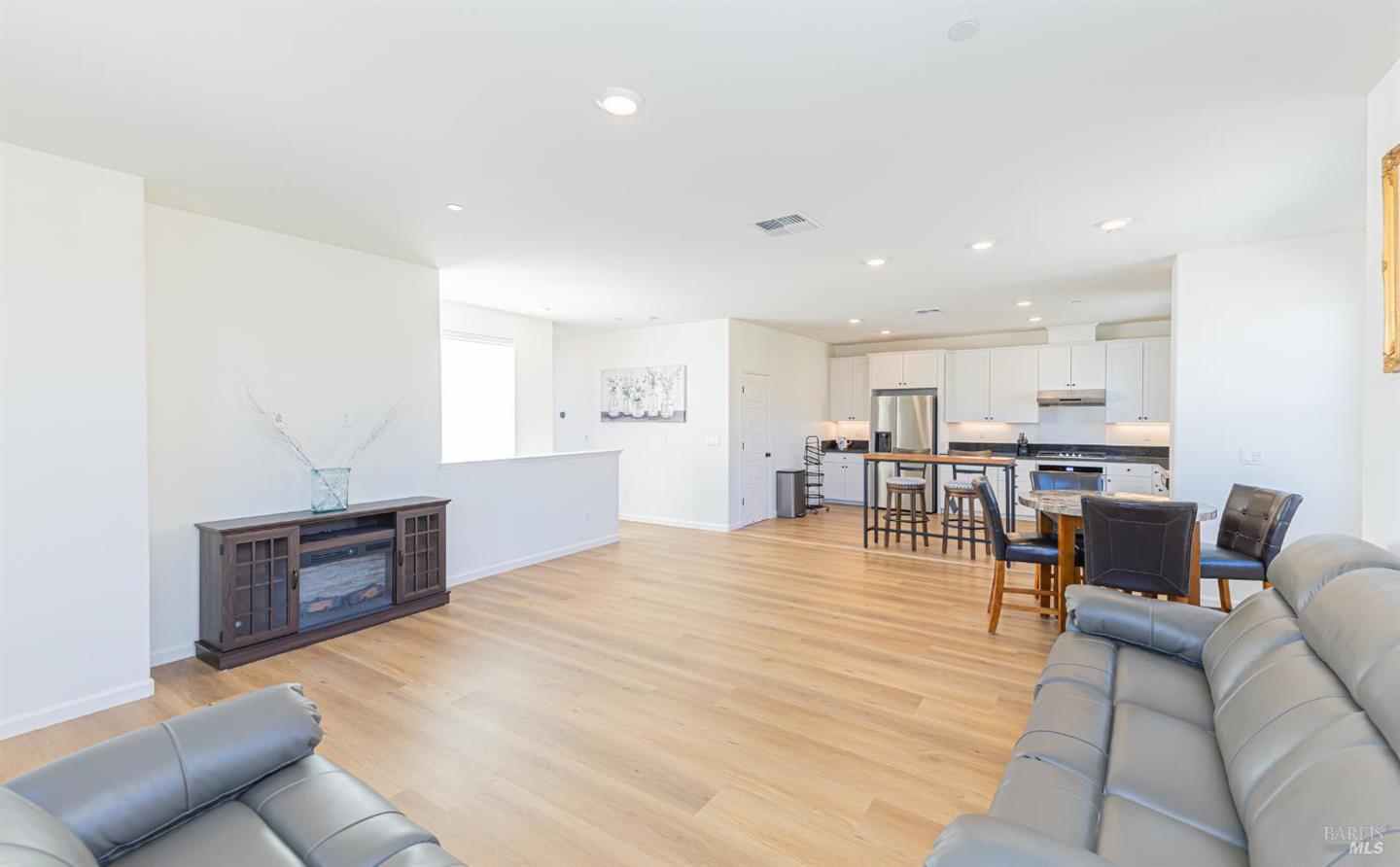 585 Sapphire Street photo 21