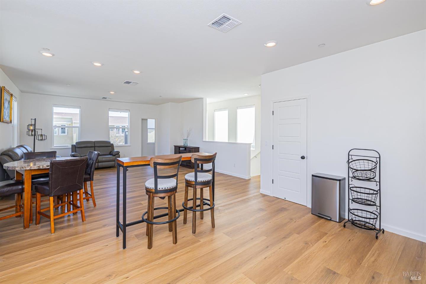 585 Sapphire Street photo 27