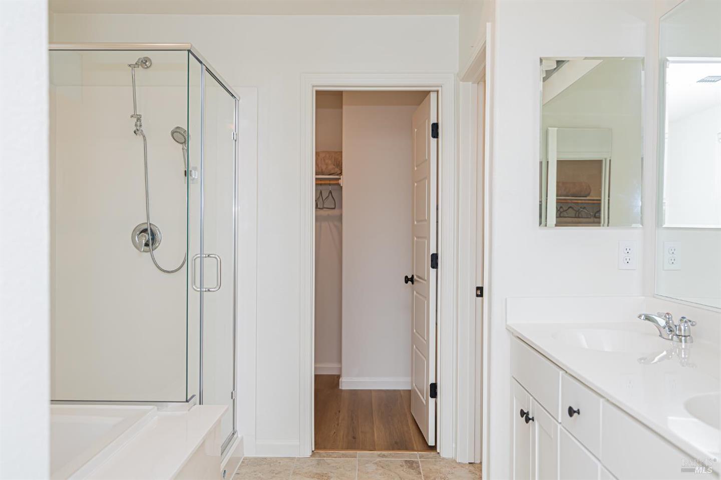585 Sapphire Street photo 35