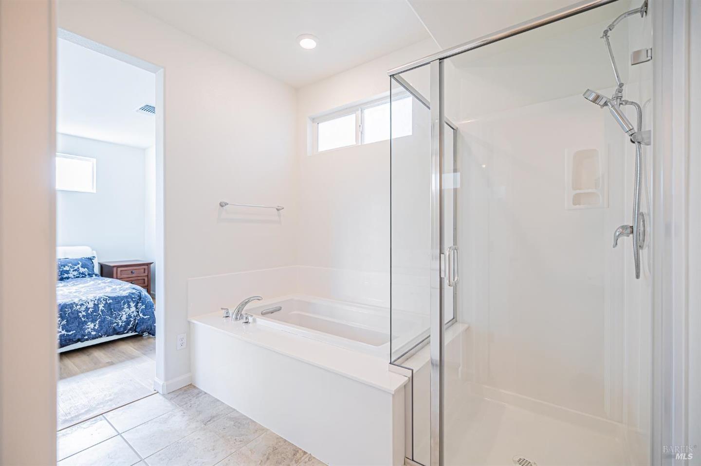 585 Sapphire Street photo 38