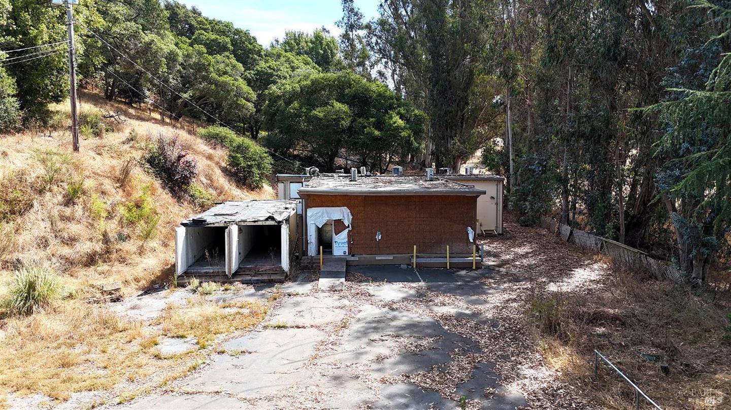 6675 Petersen Road photo 5