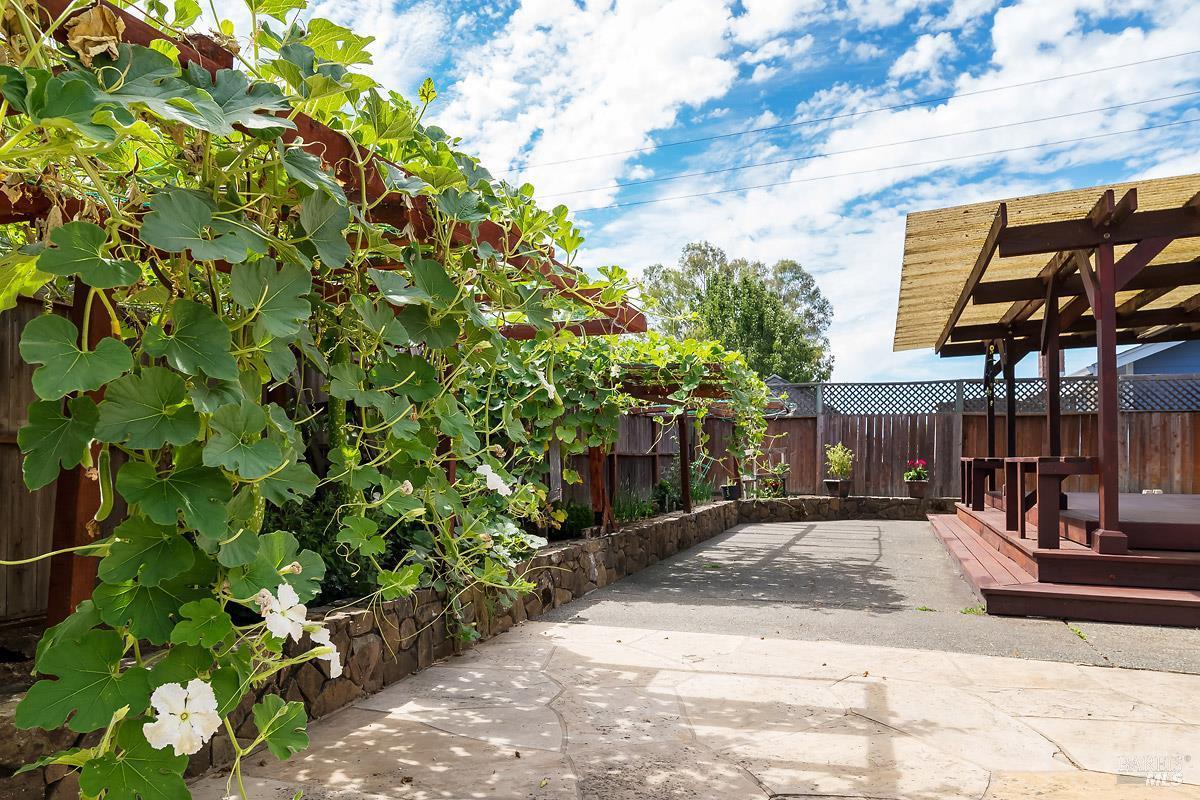 1804 Spoonbill Avenue photo 44