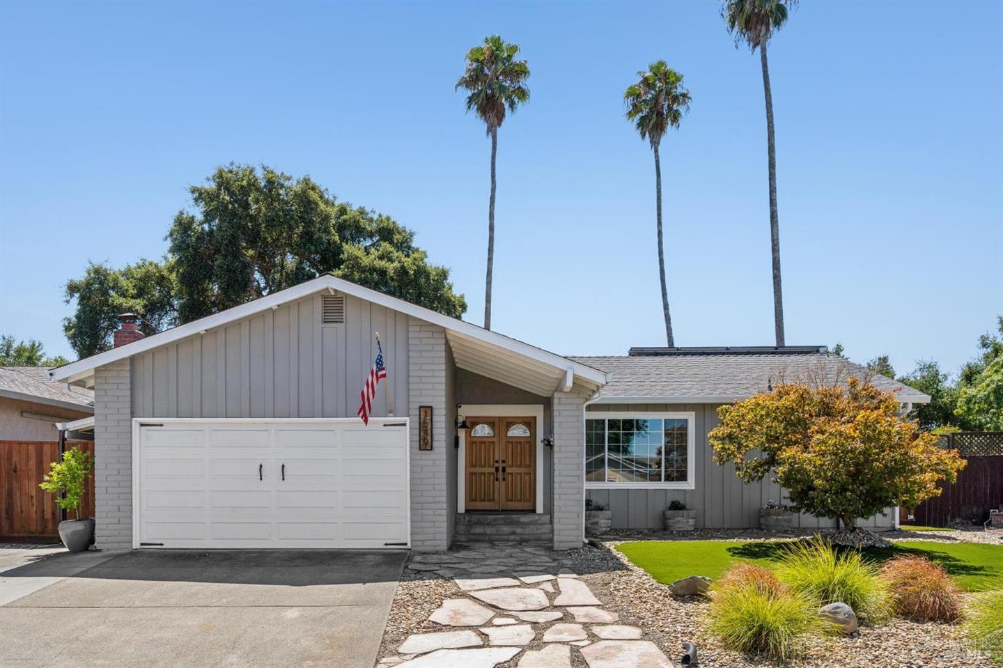1549 Creekside Drive, Petaluma, CA 94952/94954