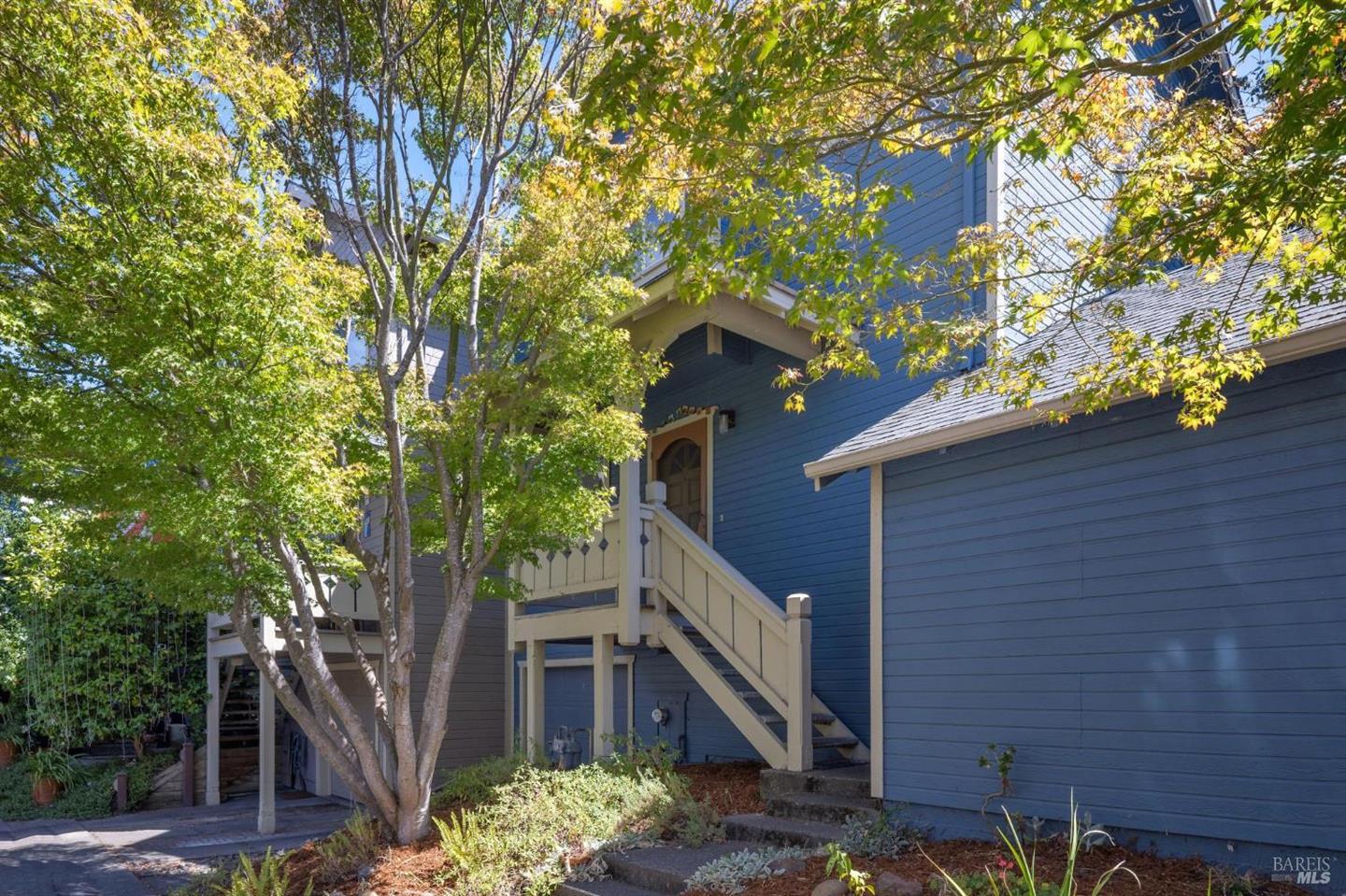 2 Rain Tree Court, Petaluma