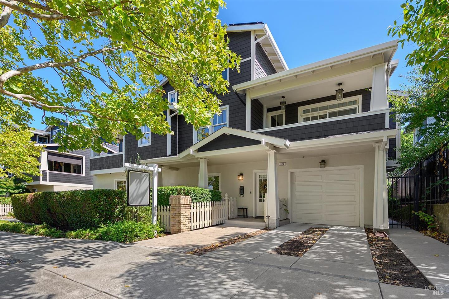 326 Liberty Street, Petaluma, CA 94952/94954