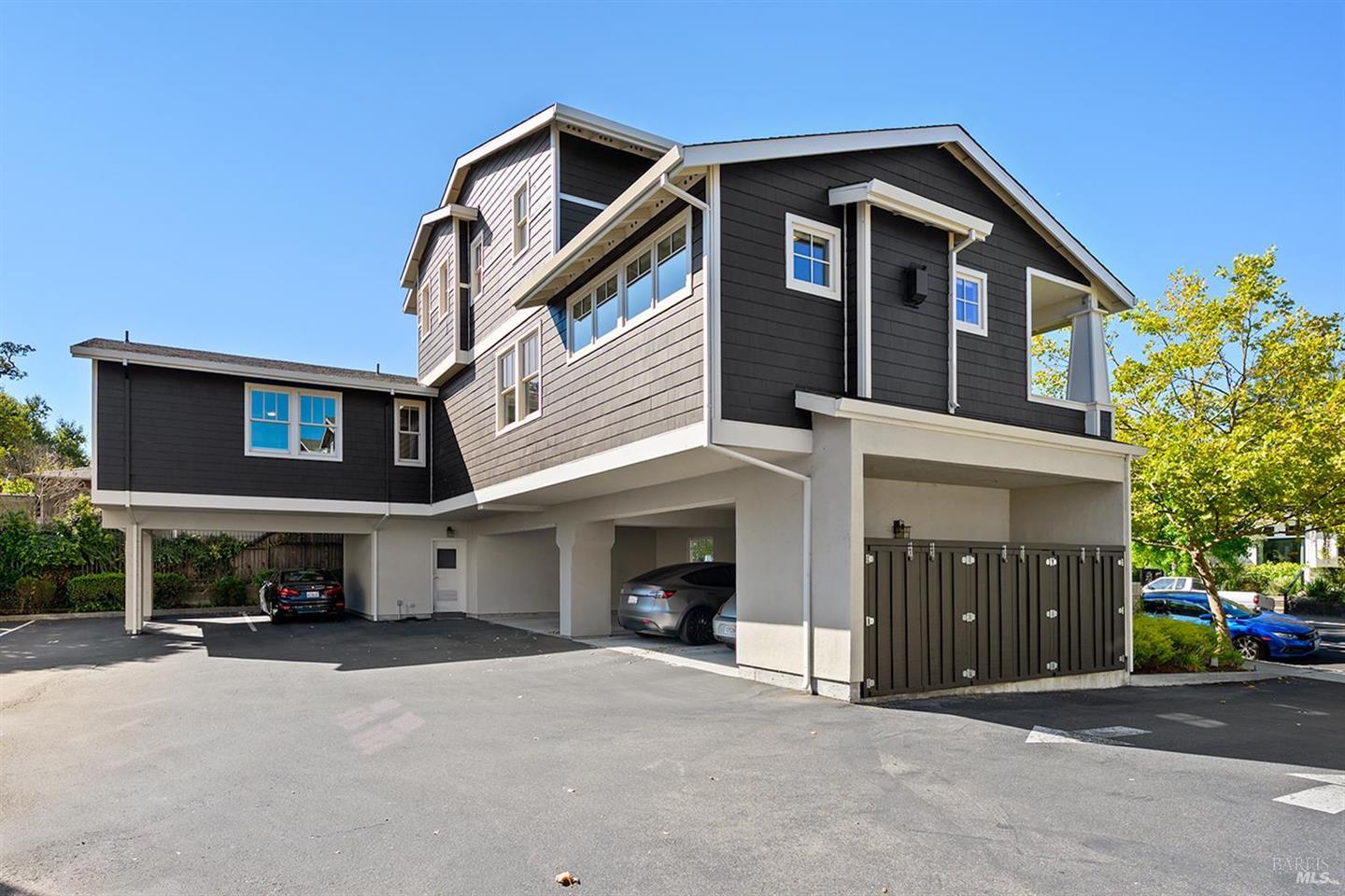 326 Liberty Street photo 3