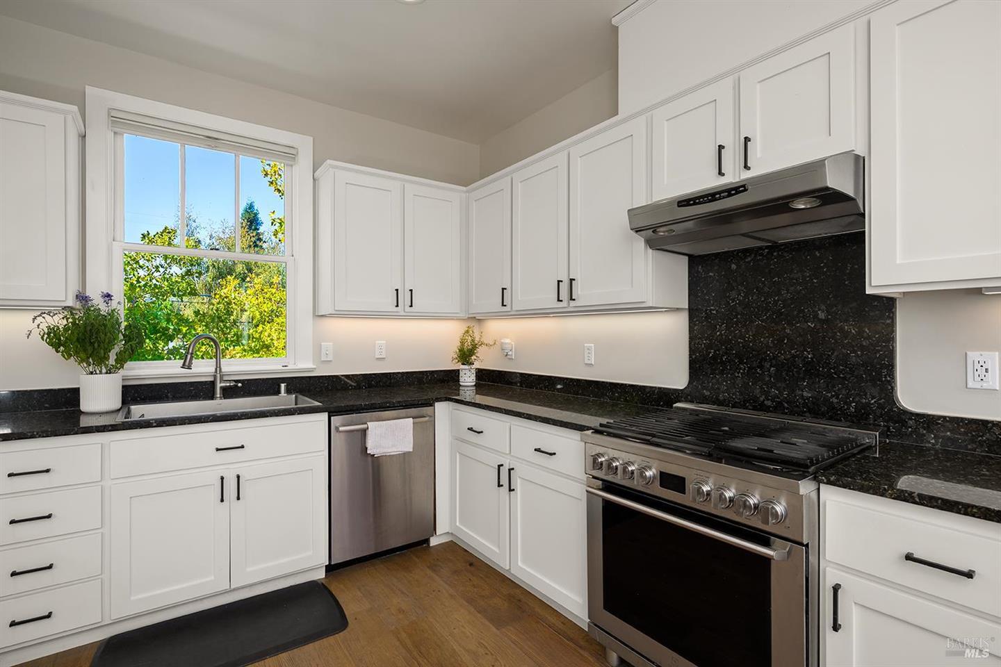 326 Liberty Street photo 22