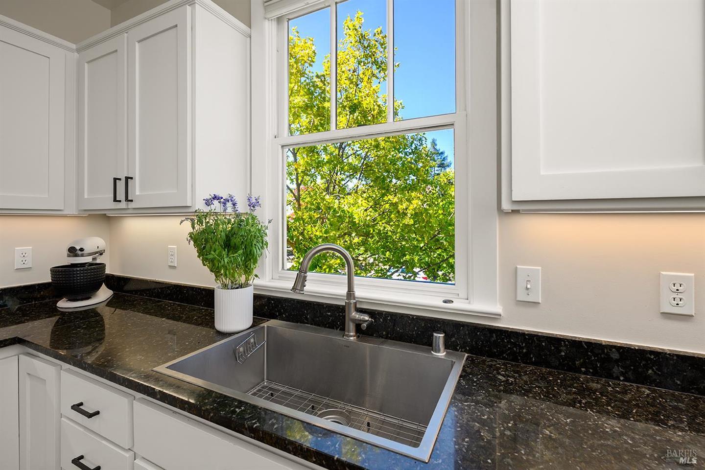 326 Liberty Street photo 23