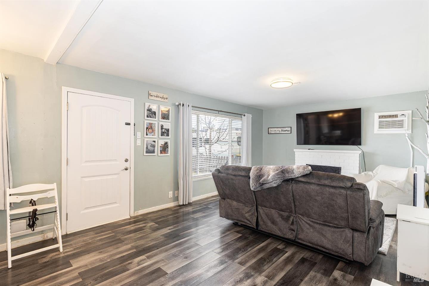 308 S Mcdowell Boulevard photo 4