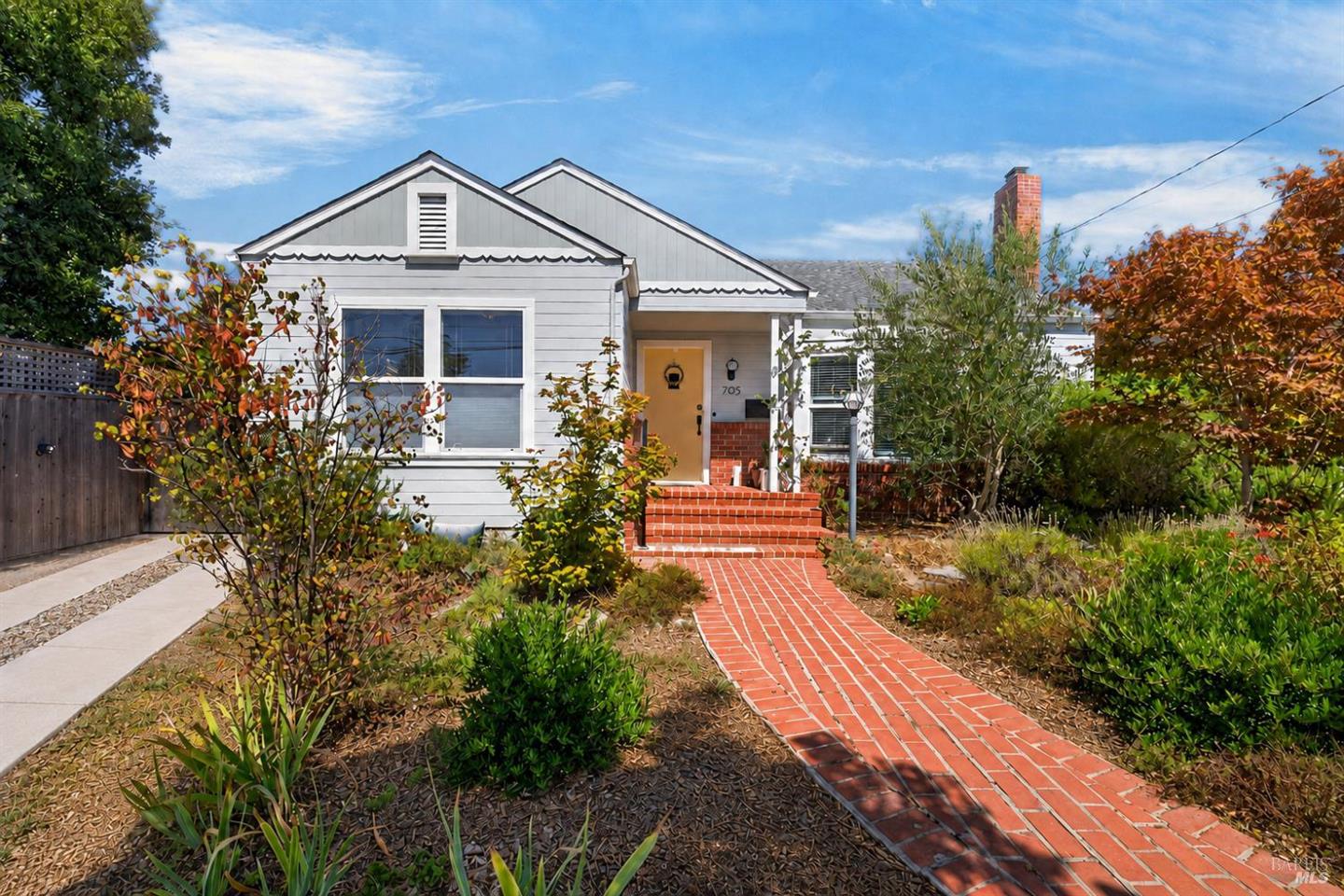 Three Petaluma single-family homes recorded on September 28 — one penny over asking, one $150,000 under