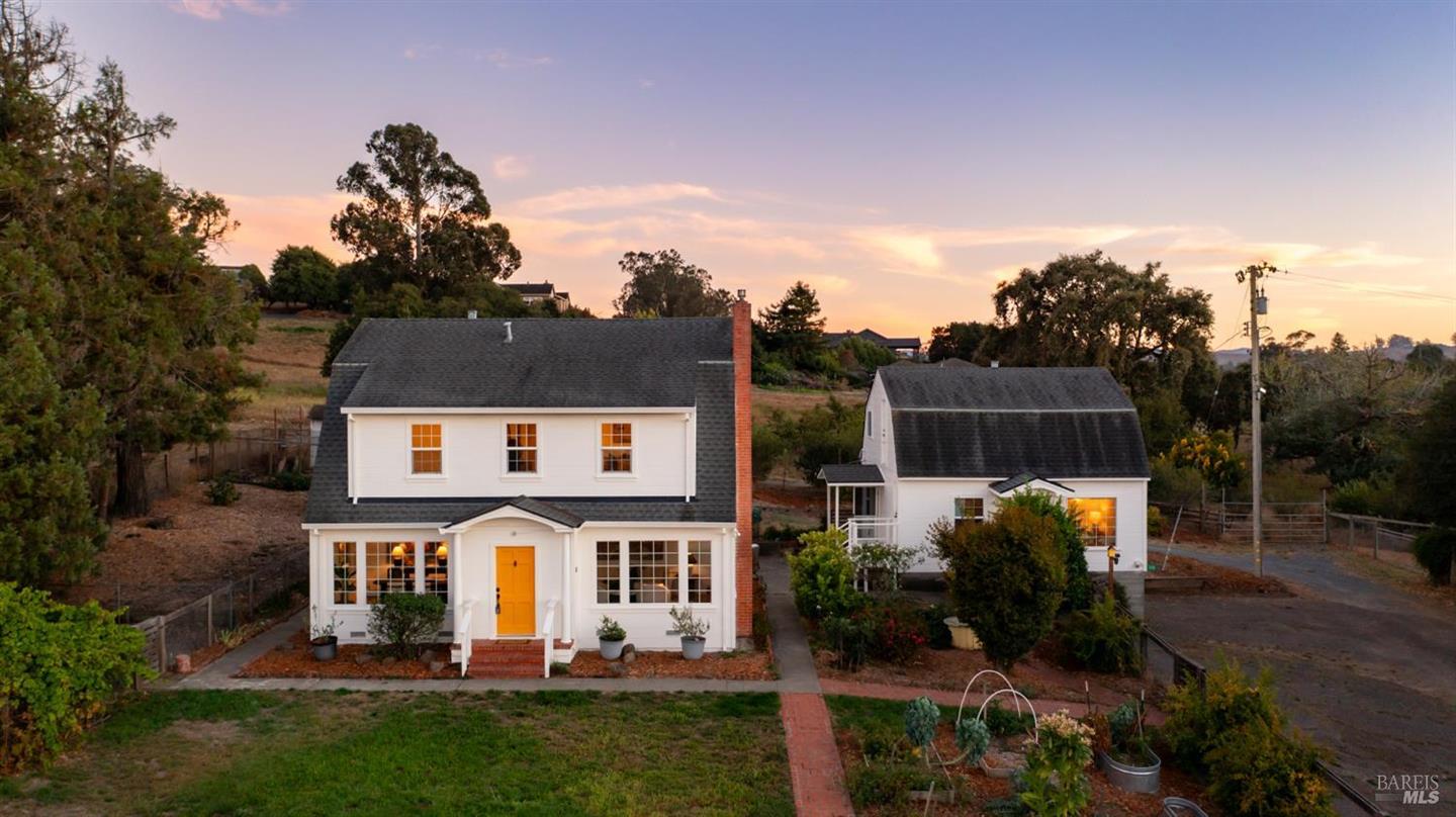 111 Haverfield Lane, Petaluma, CA 94952/94954