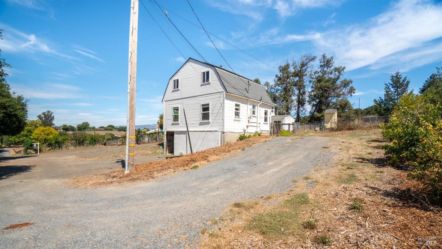 111 Haverfield Lane photo 69