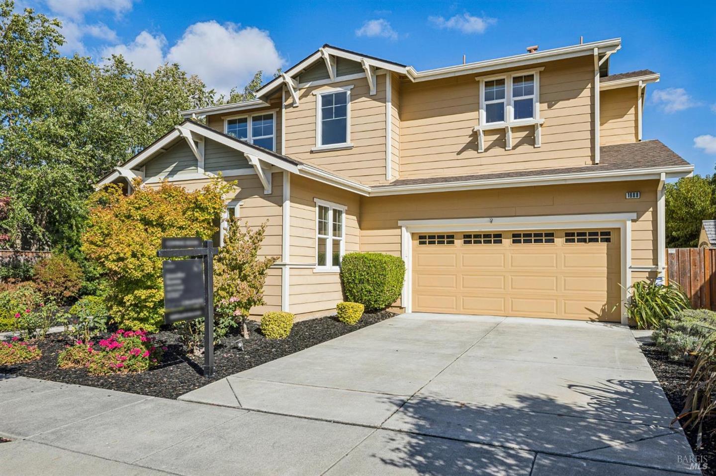 1688 Southview Drive, Petaluma, CA 94952/94954