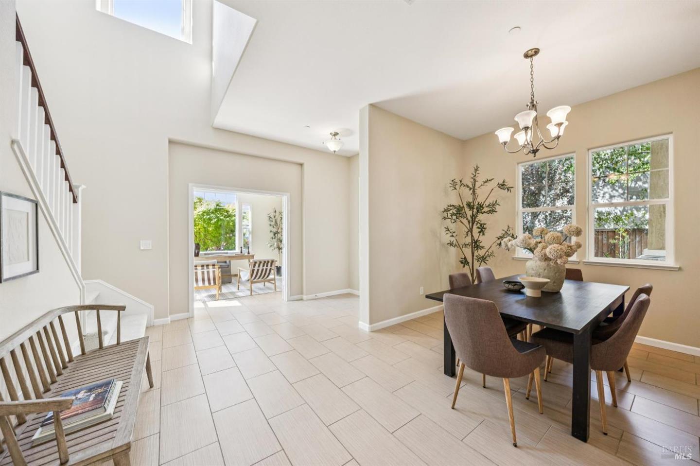 1688 Southview Drive photo 8