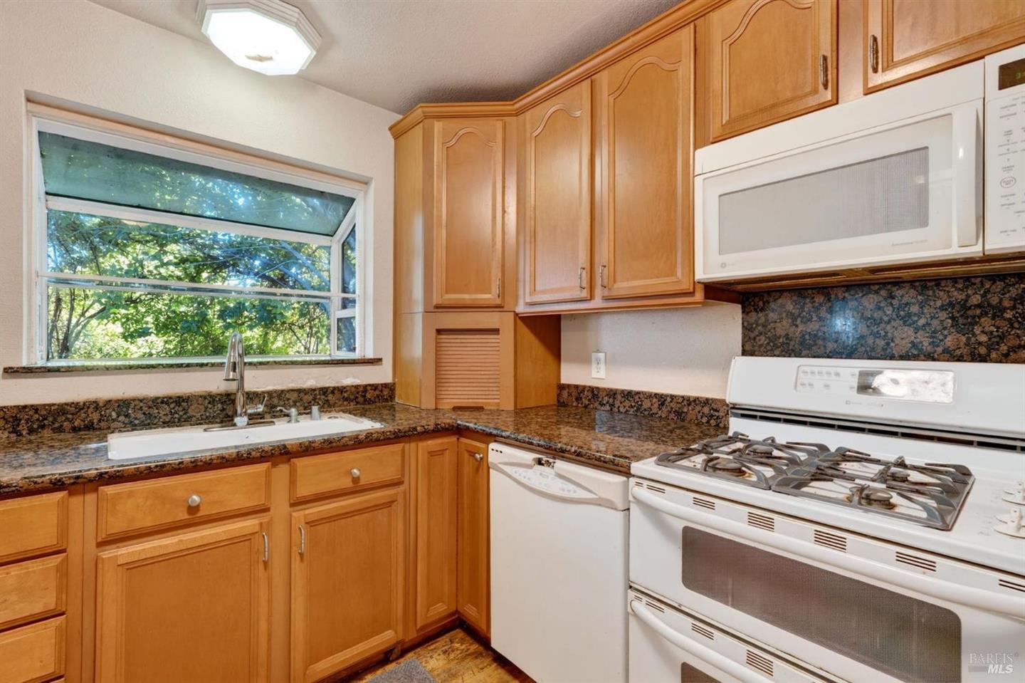 128 Burlington Drive photo 12