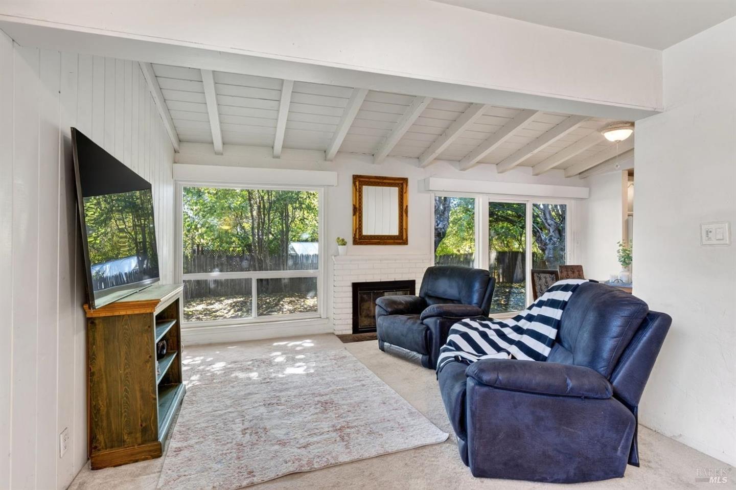 128 Burlington Drive photo 16