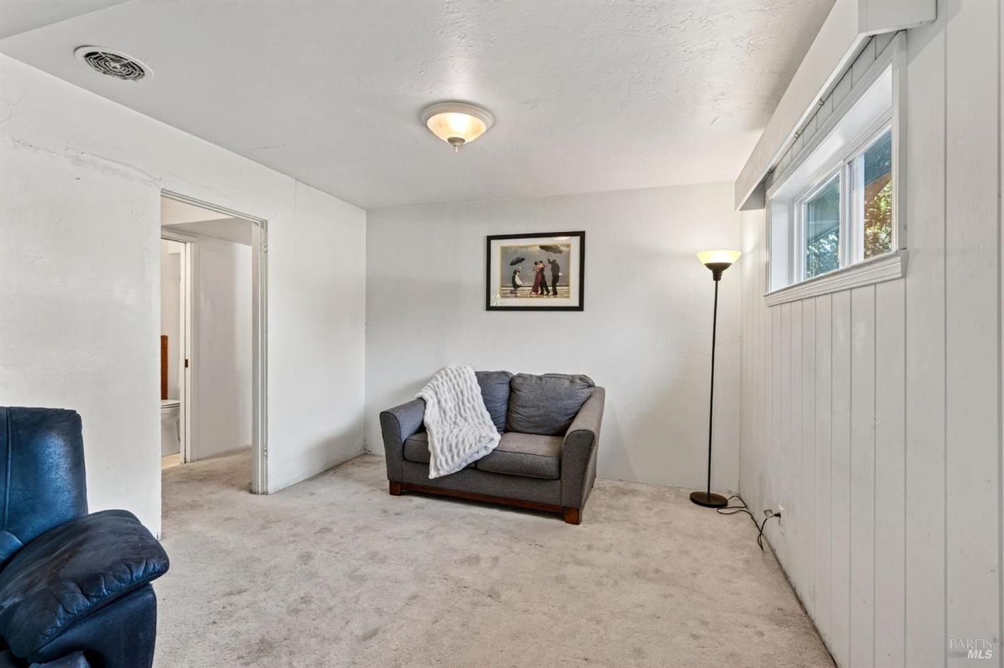128 Burlington Drive photo 17